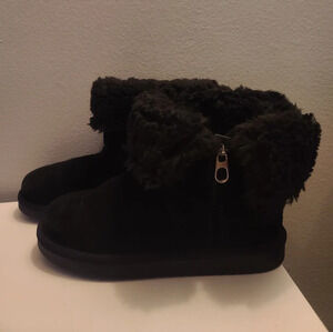 Kids Koolaburra by UGG boots